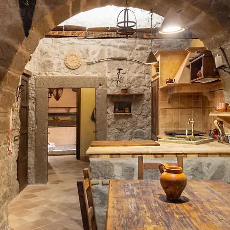 Dimora Medievale - Taverna San Giacomo בית נופש ויטרבו